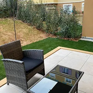 Appartamento Deux Pieces Moderne Et Chaleureux, Saint-Laurent-du-Var